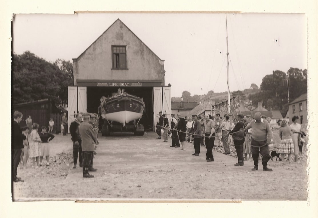 Ferryside lifeboat launch